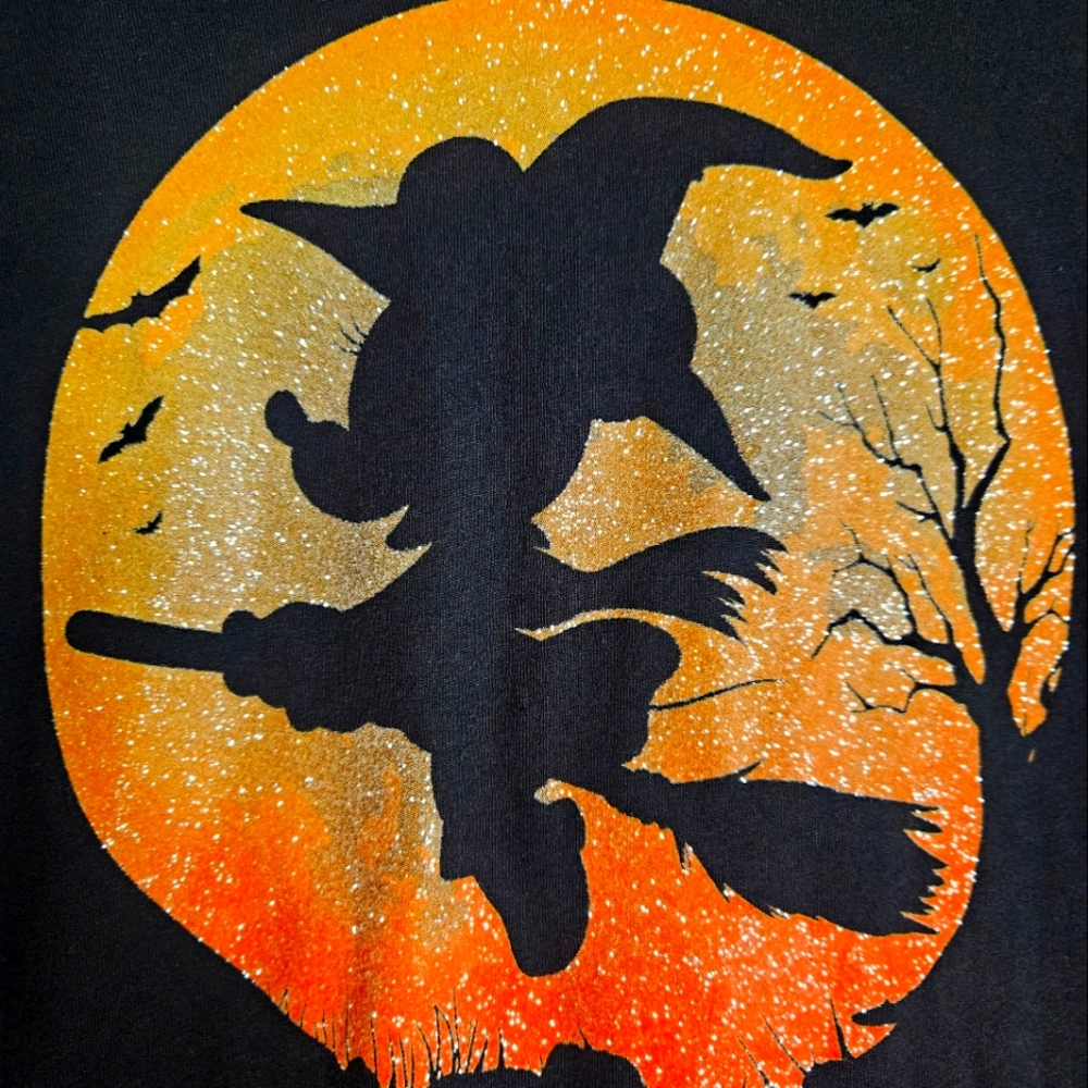 Disney's Mickey Mouse on his broom Halloween Shirt. Juniors Extra Large. - Picture 6 of 8